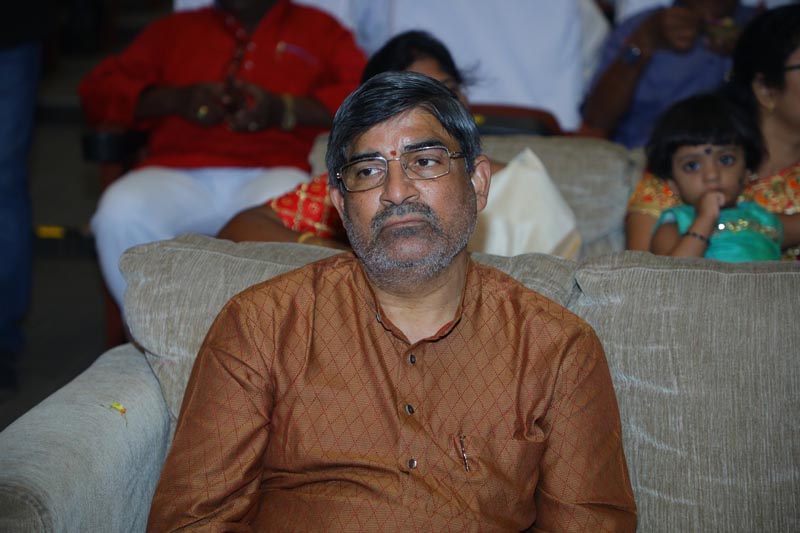 Sri Mulugu Ramalingeshwara Varaprasad Siddhanti was honoured with Jyotishyasastra Vignana Visharadha at Tummalapalli Kalakshetram, Vijayawada (96)